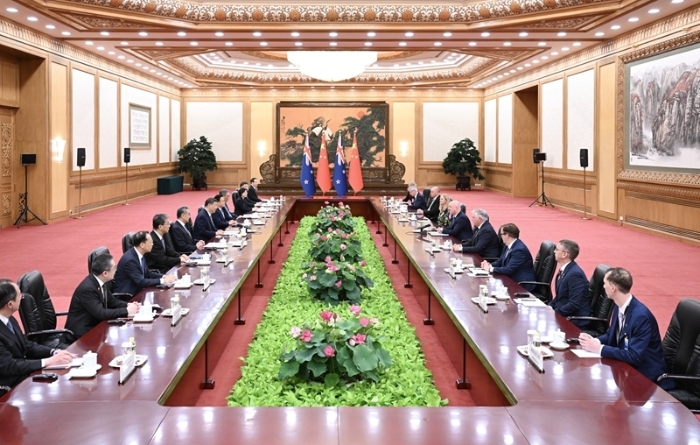 6月20日上午，国家主席习近平在北京人民大会堂会见来华进行正式访问的新西兰总理拉克森。新华社记者 谢环驰 摄